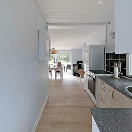 Charmantes Sommerhaus In Der Naehe Eines Fantastischen Sandstrandes Vester Somarken