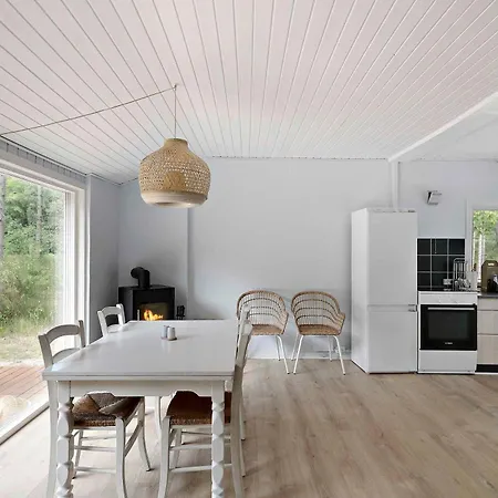 Charmantes Sommerhaus In Der Naehe Eines Fantastischen Sandstrandes בית נופש