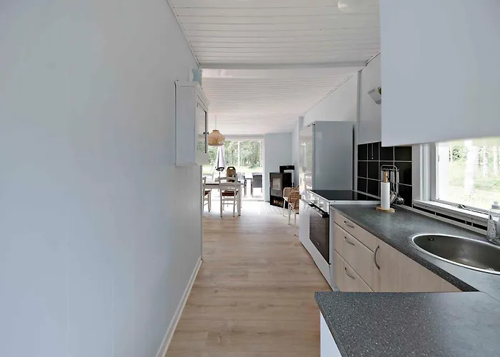 Charmantes Sommerhaus In Der Naehe Eines Fantastischen Sandstrandes Vester Somarken